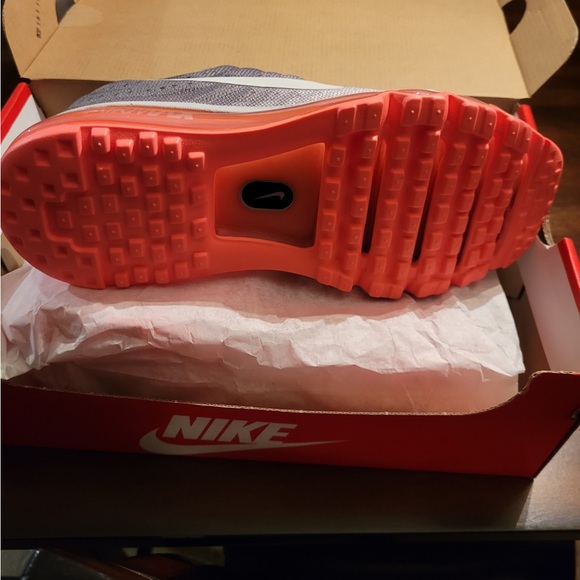 WMNS NIKE AIR MAX 2017 Size 8 BRAND NEW NEVER WORN - Picture 7 of 9